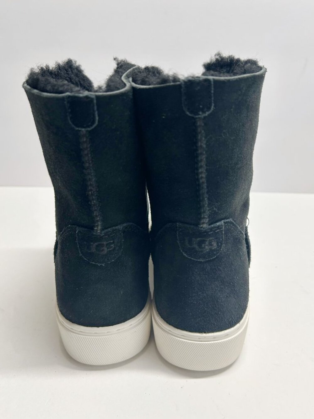 UGG black suede Slip-On boots - Picture 4 of 7